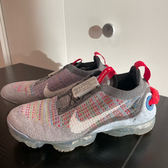 Nike VaporMax - Picture 1 of 5